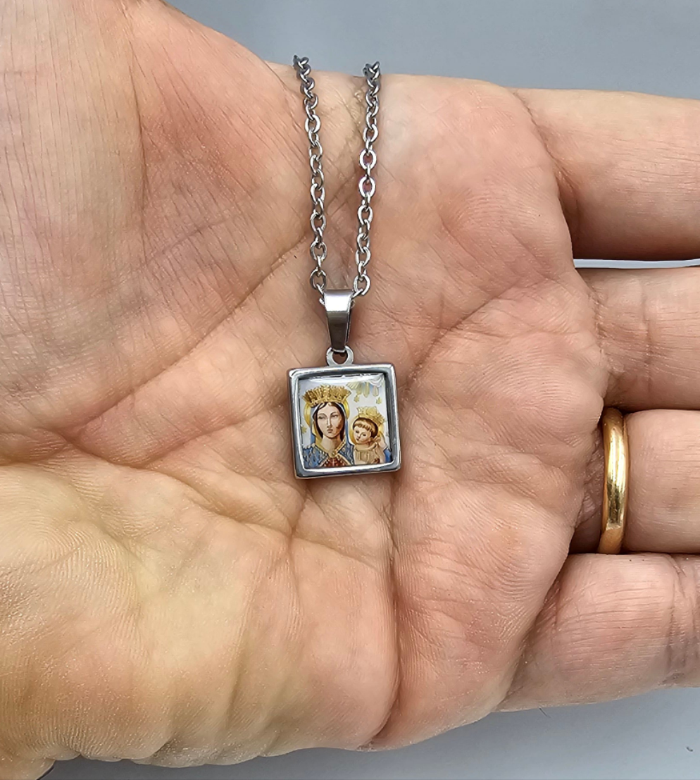 Collana con Madonna dell'Arco quadrata 12 mm