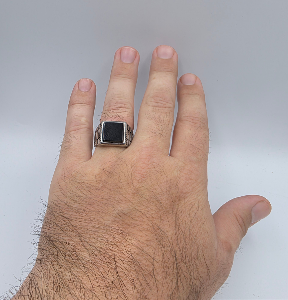 Anello da Uomo con pietra quadrata nera