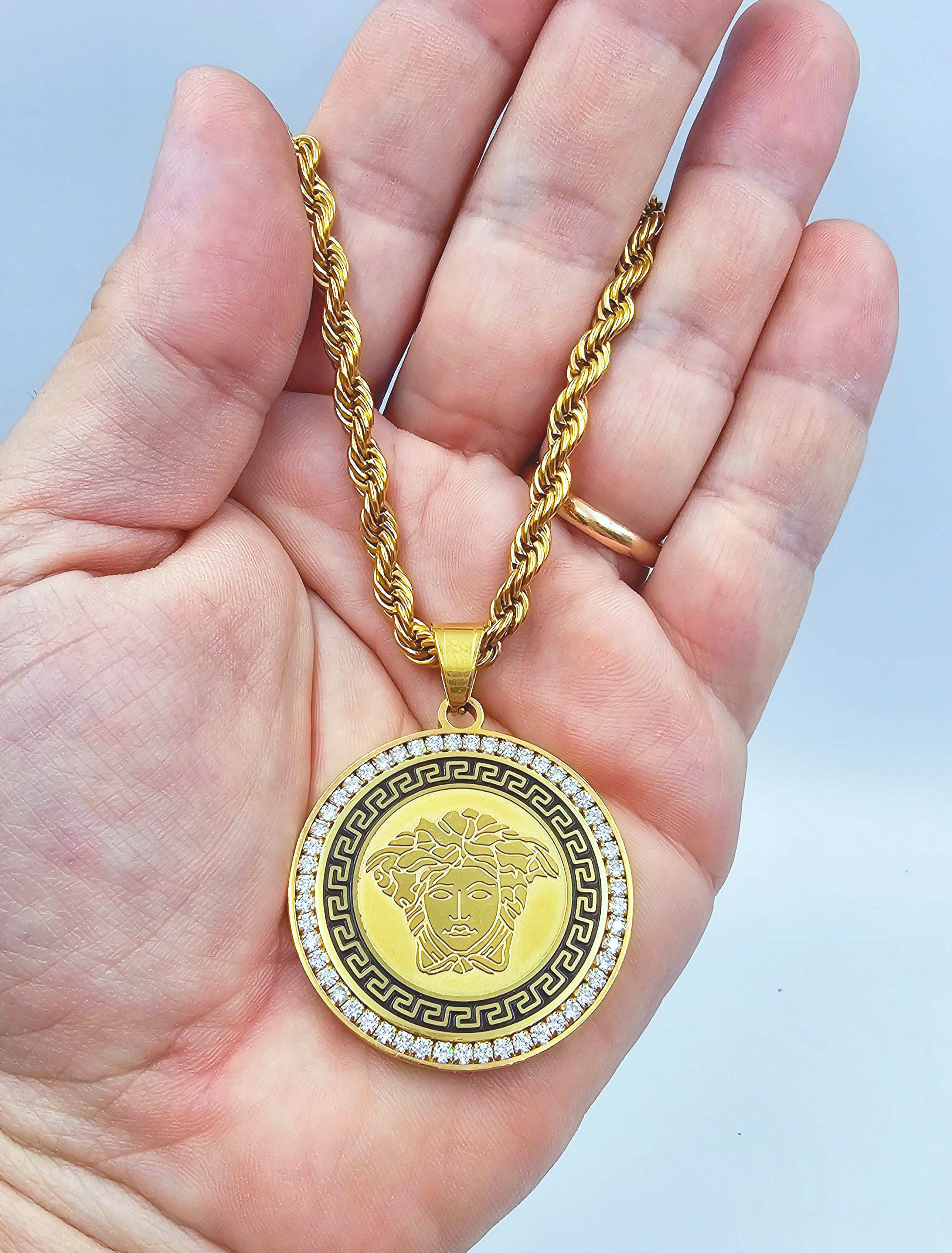 Collana con Testa di Medusa