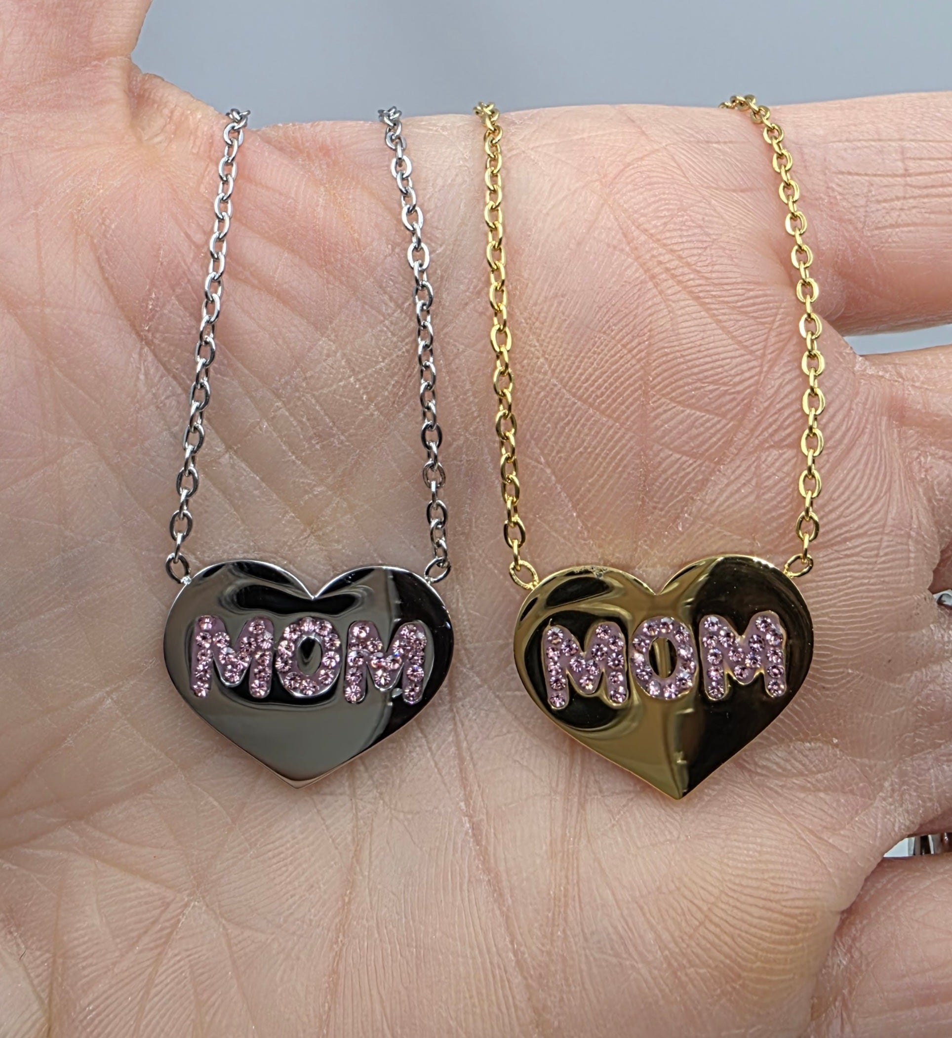 Collana Mom