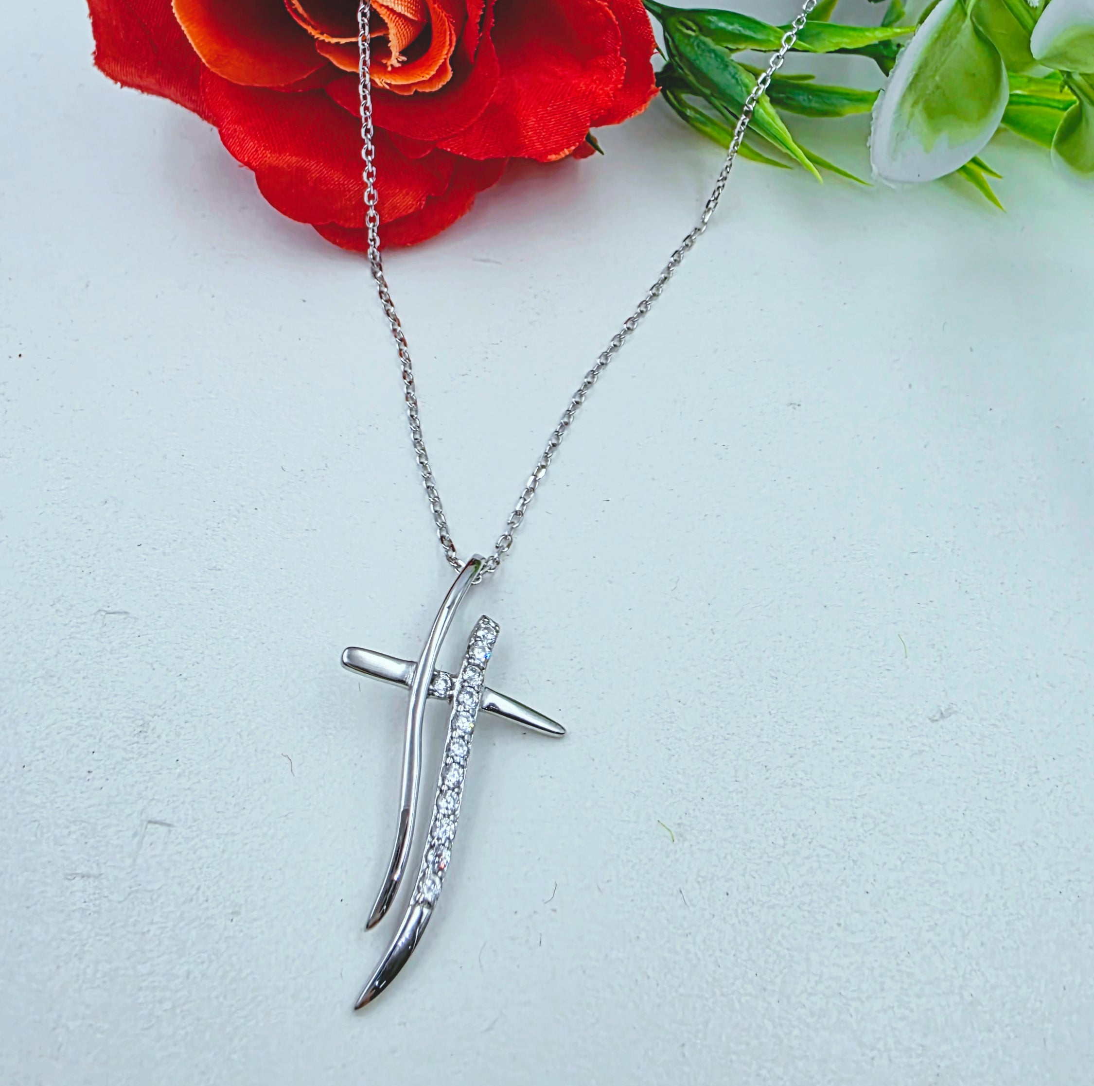 Collana Croce Stilizzata