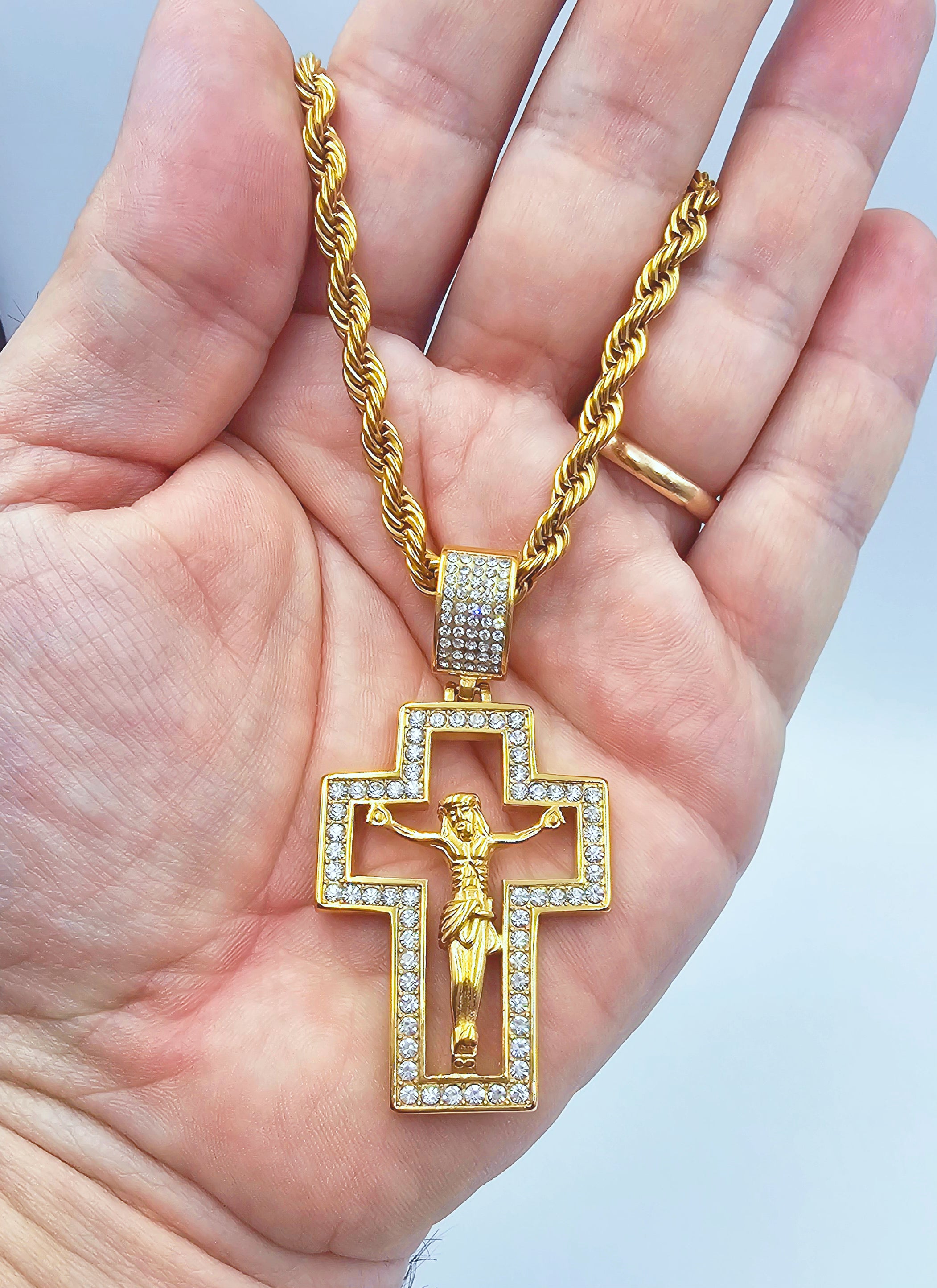 Collana con Crocifisso
