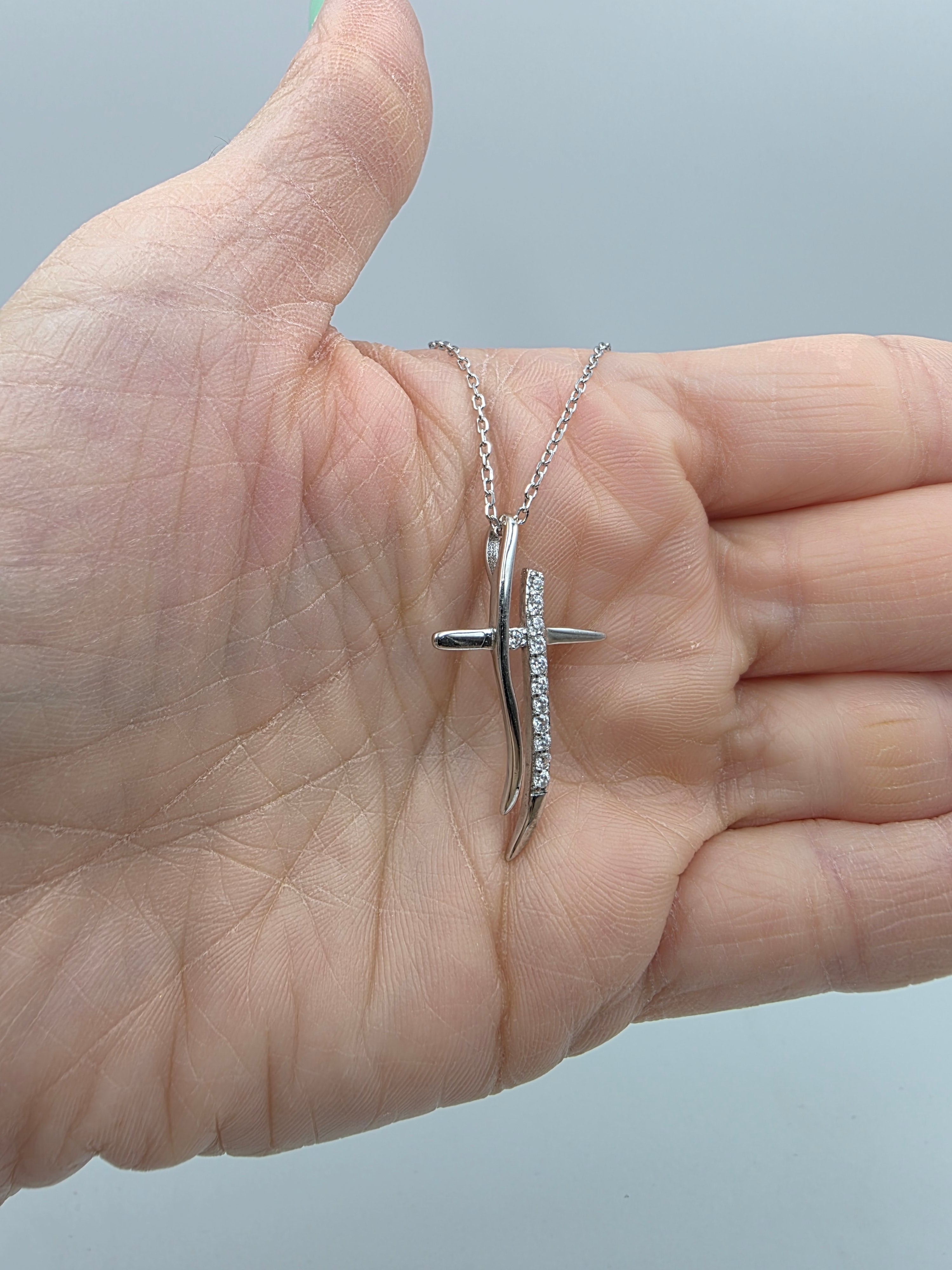 Collana Croce Stilizzata