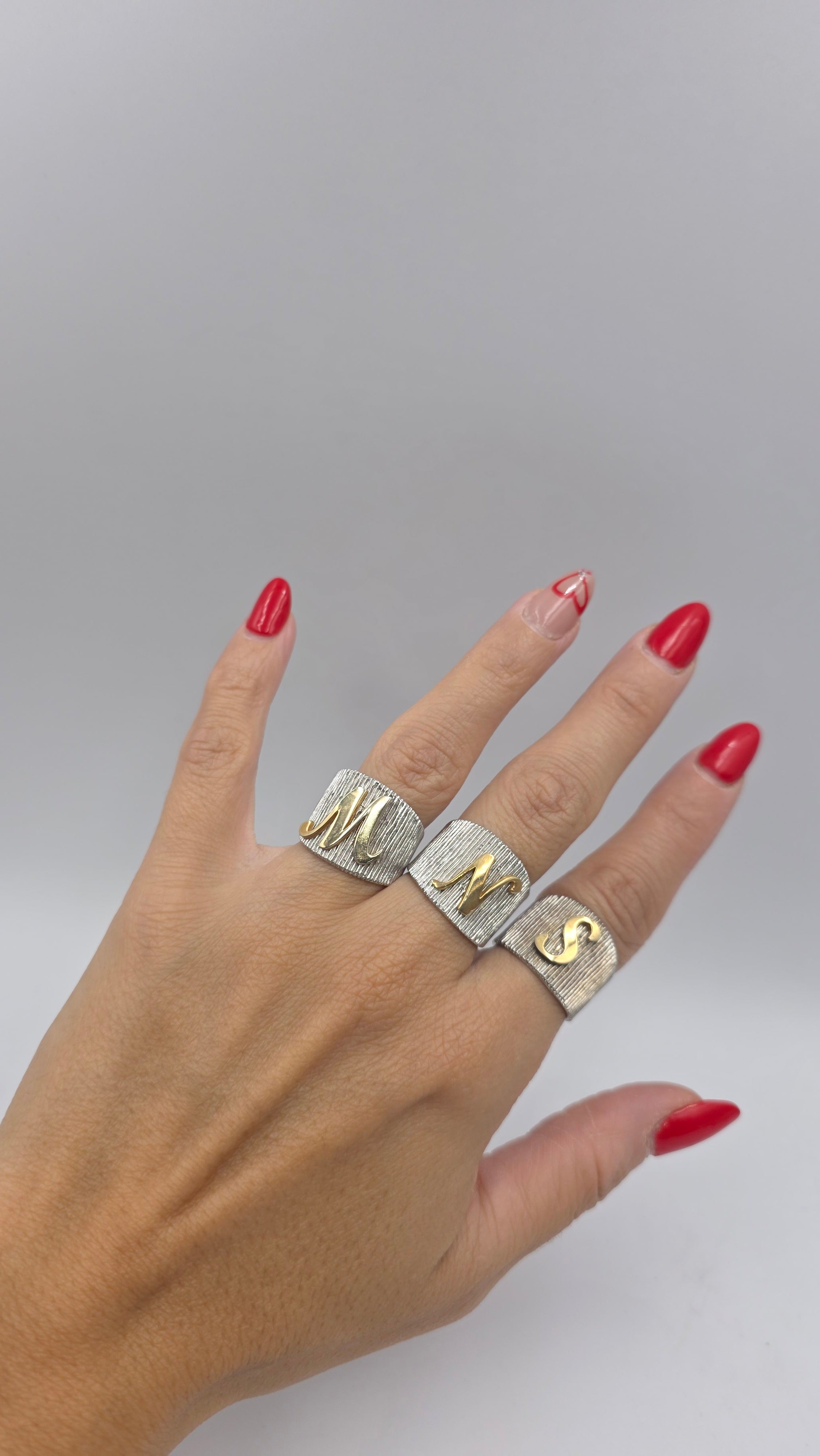Anello Fascia con Iniziale