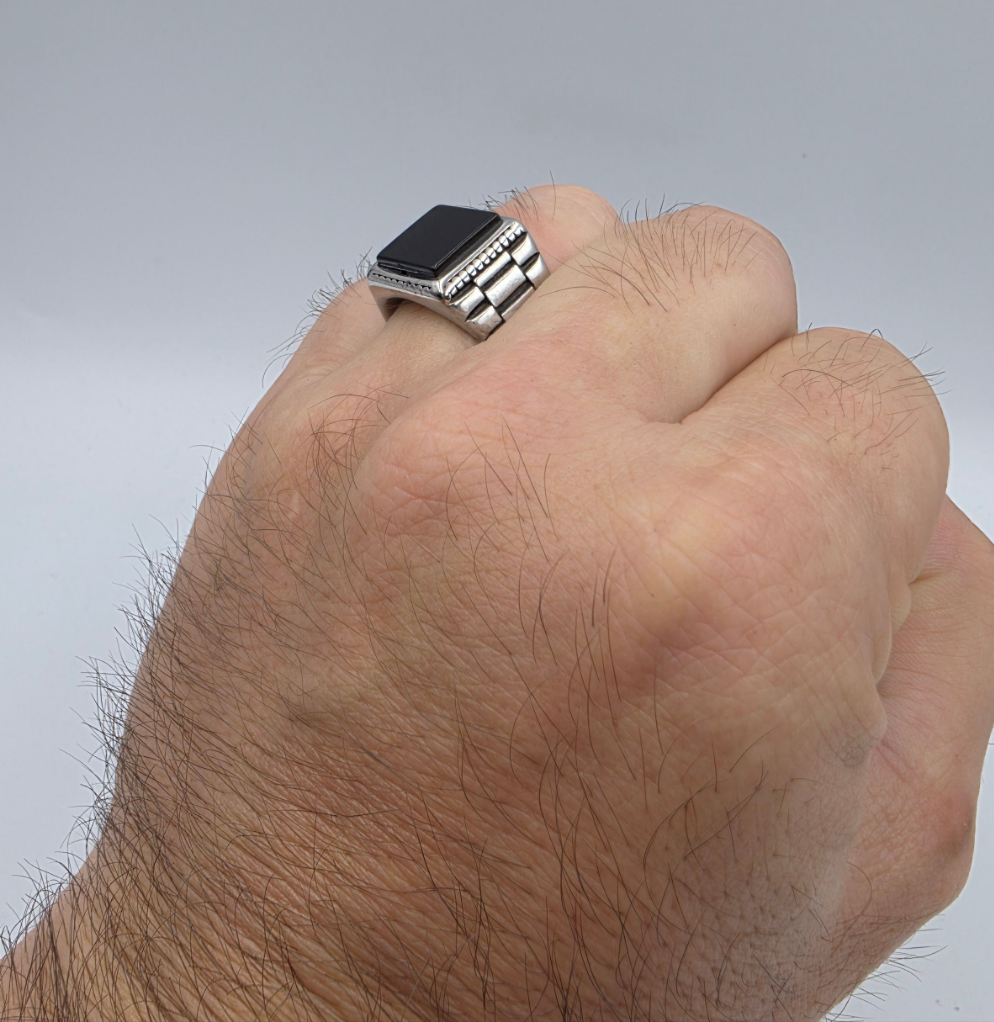Anello da Uomo con pietra quadrata nera