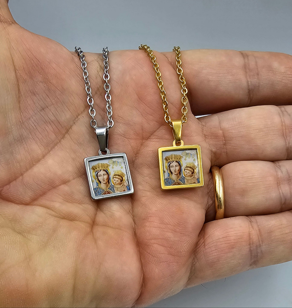 Collana con Madonna dell'Arco quadrata 12 mm
