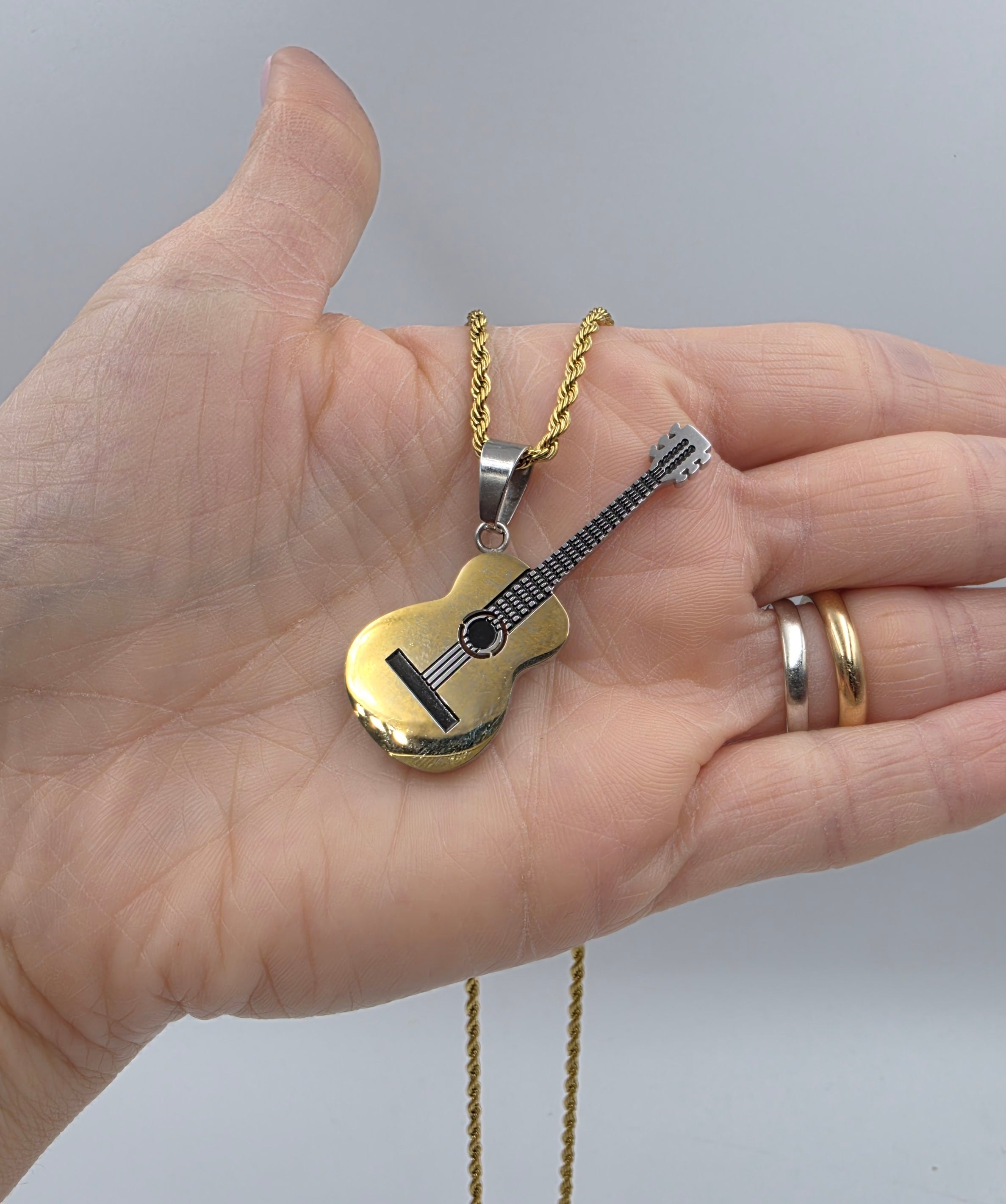 Collana Chitarra