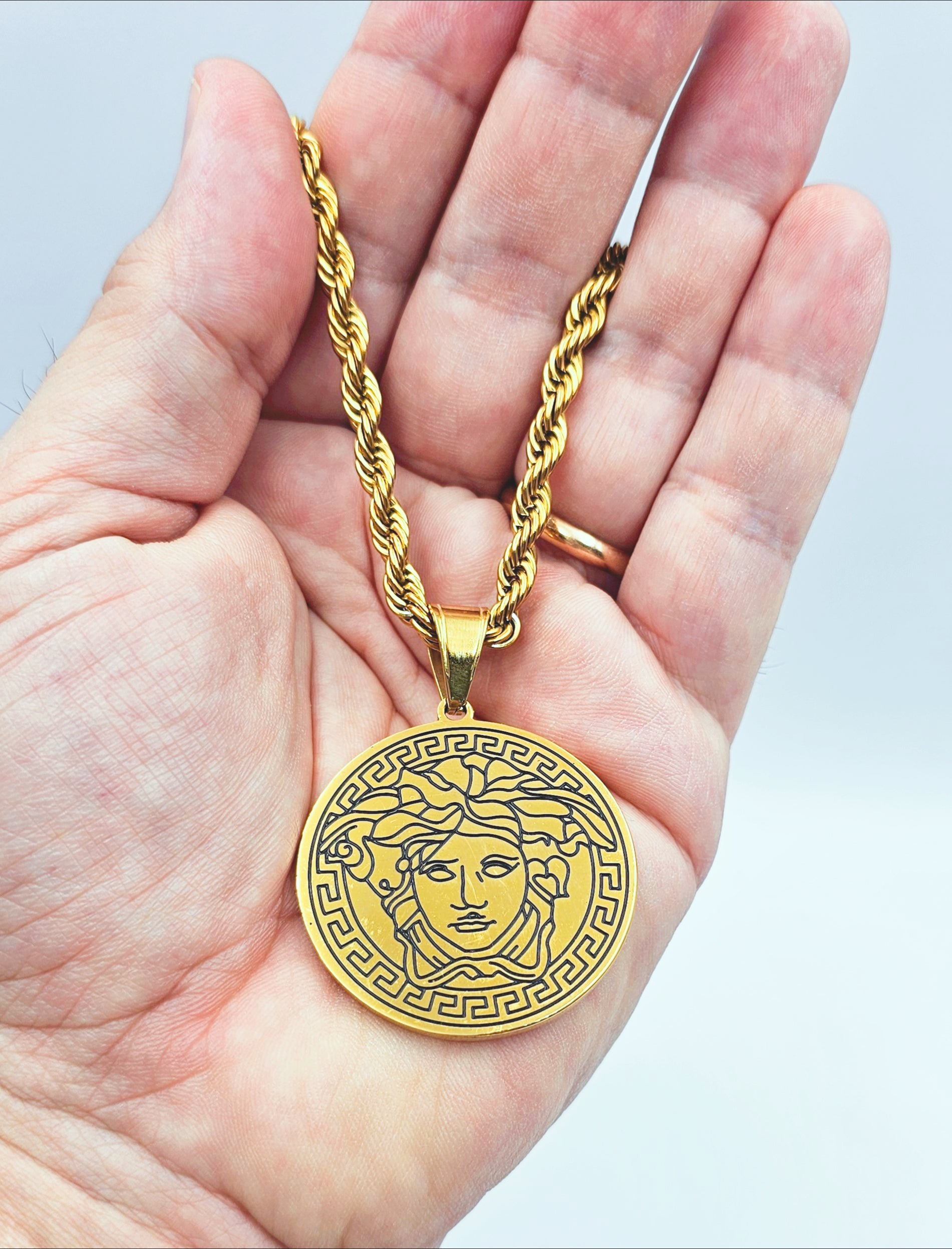Collana con Testa di Medusa