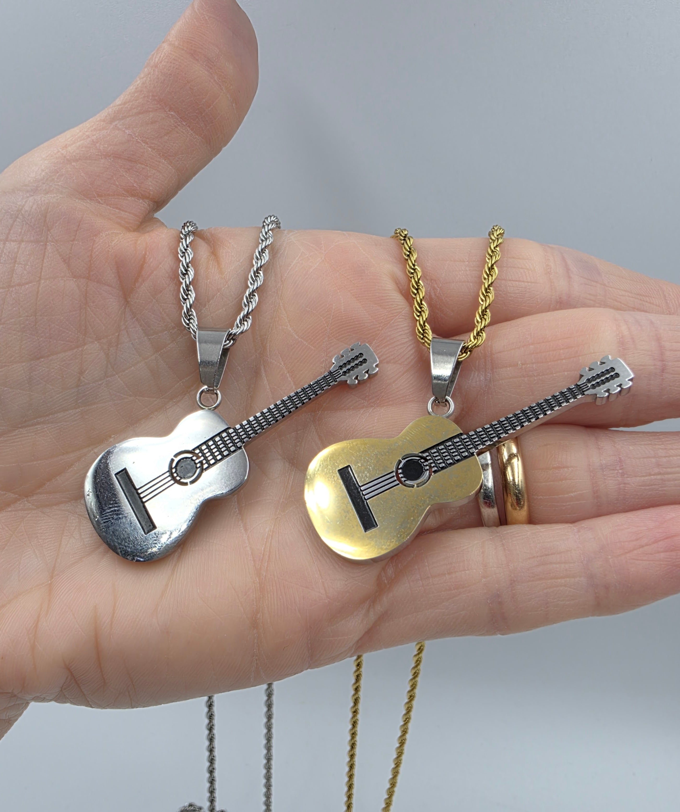 Collana Chitarra