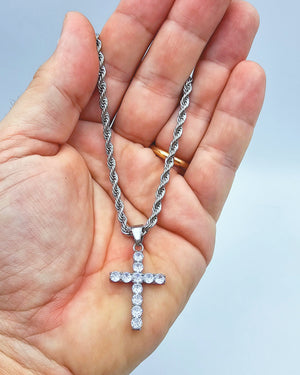 Collana con Croce con strass