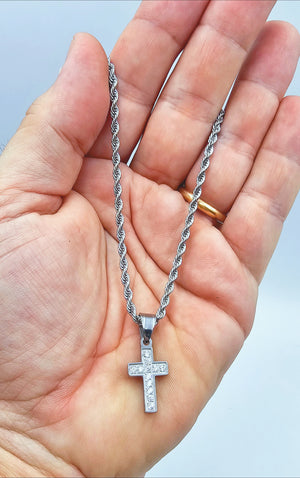Collana con Croce con strass