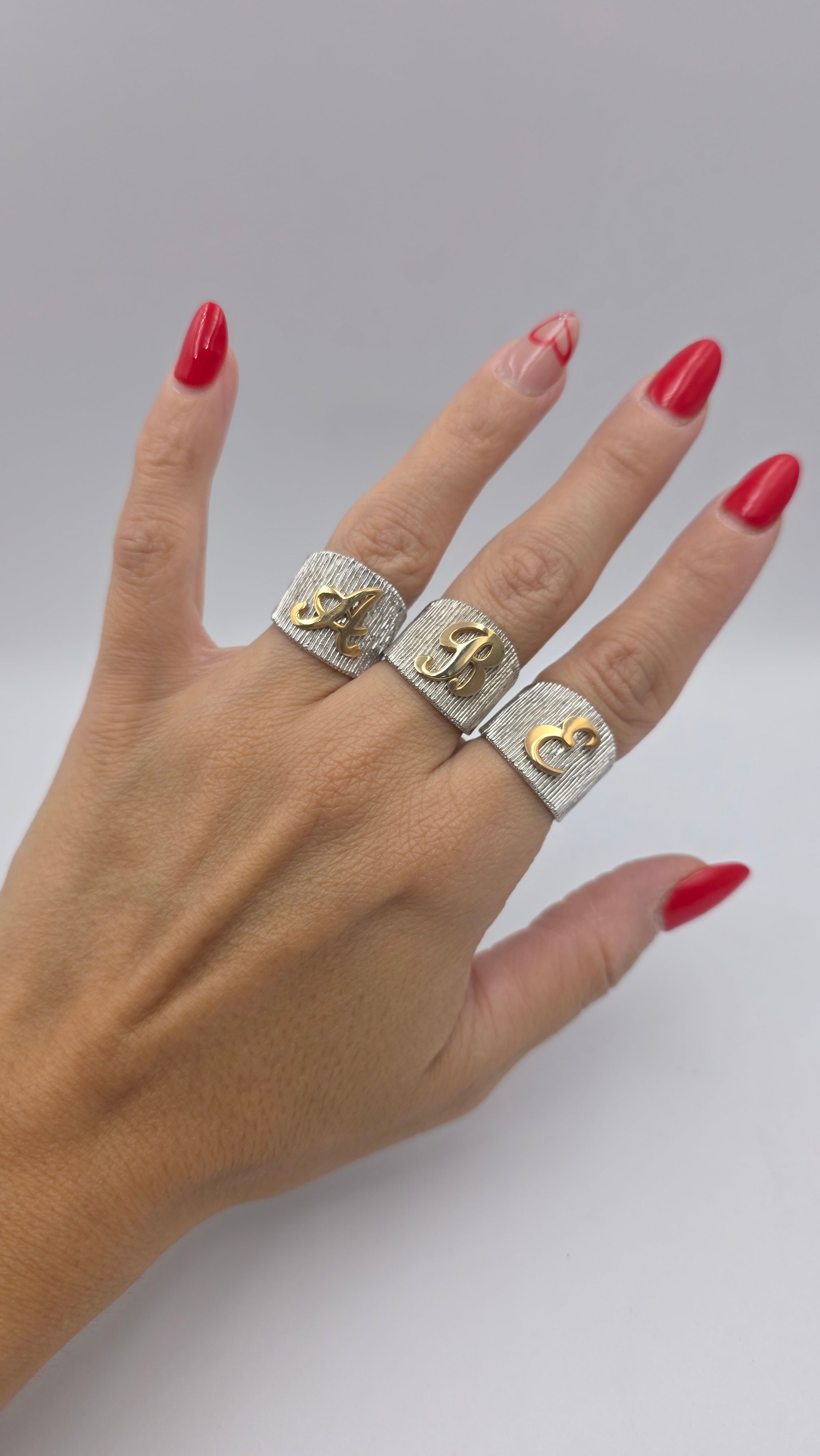 Anello Fascia con Iniziale