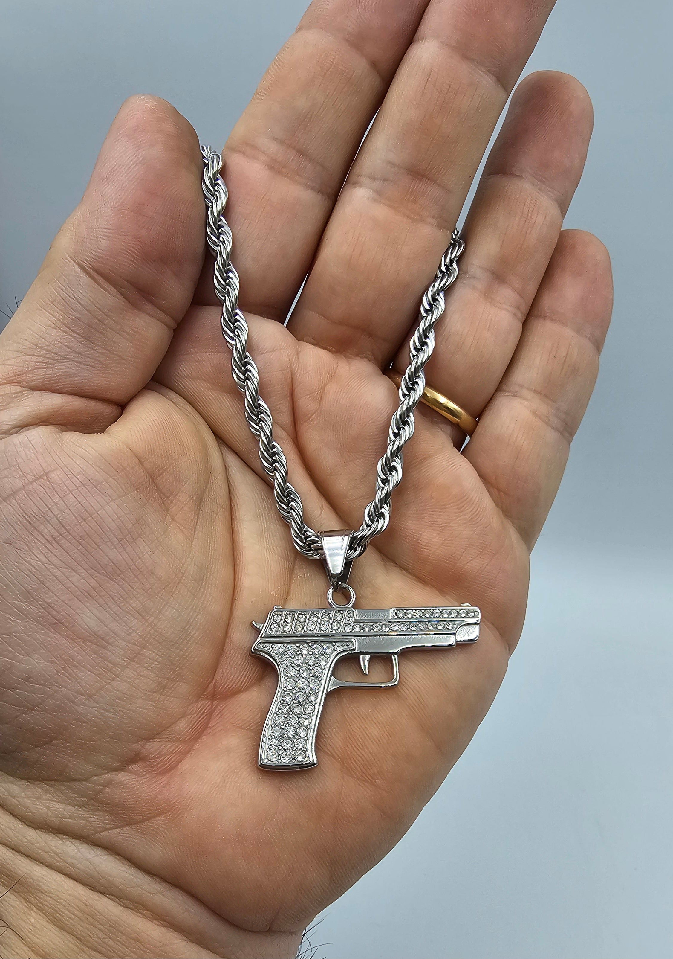 Collana con Pistola