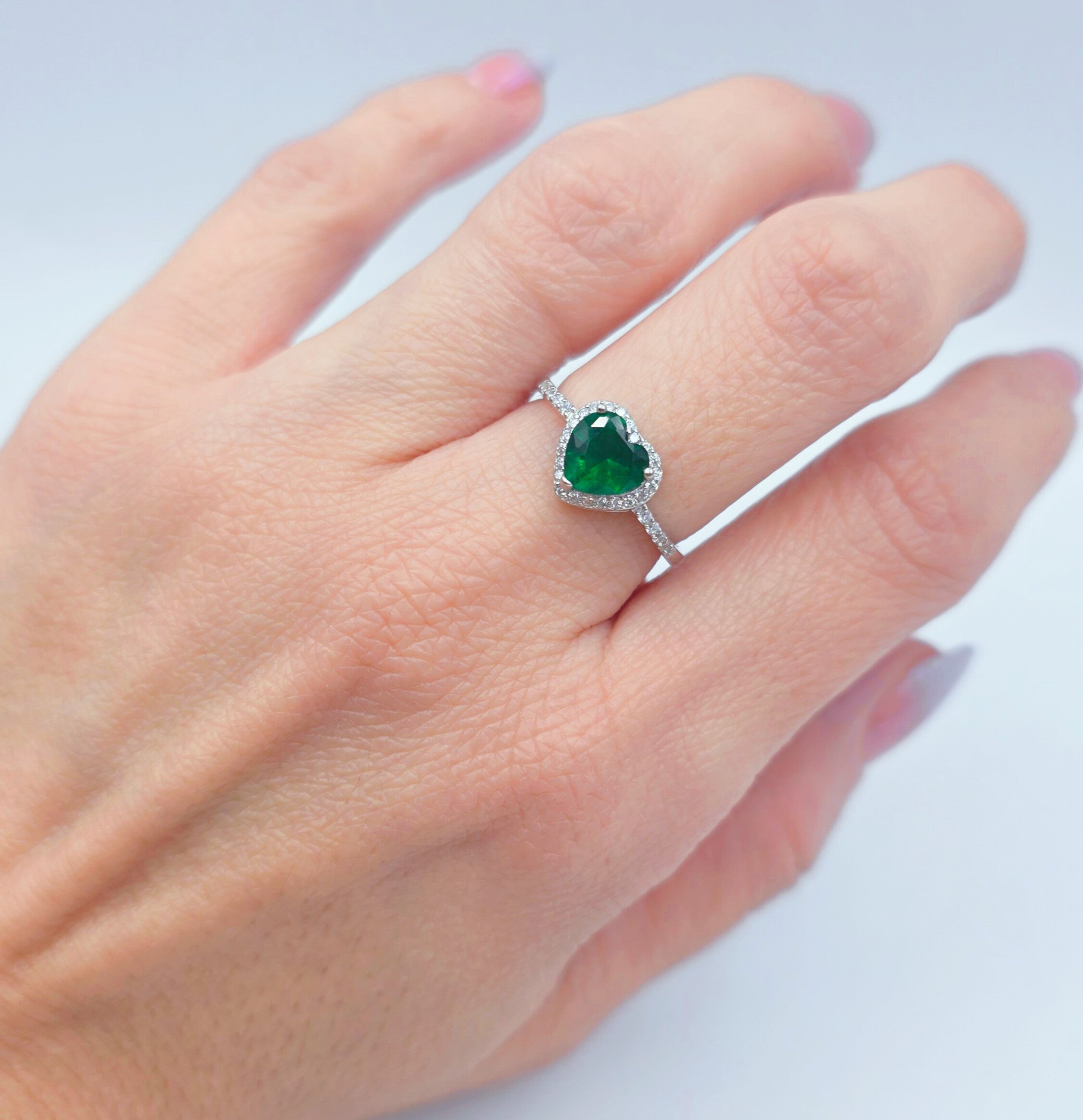 Anello con cuore in argento