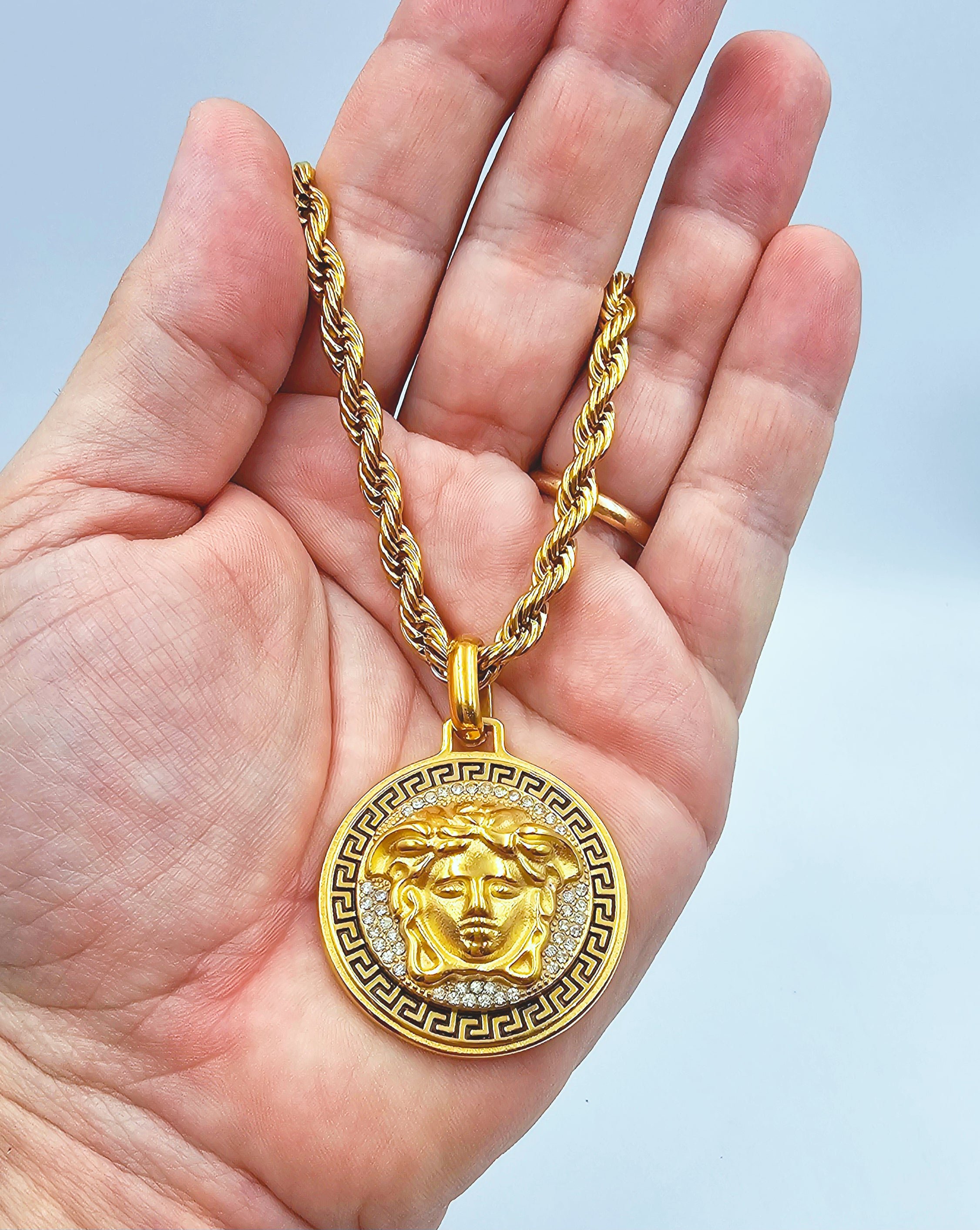 Collana con Testa di Medusa