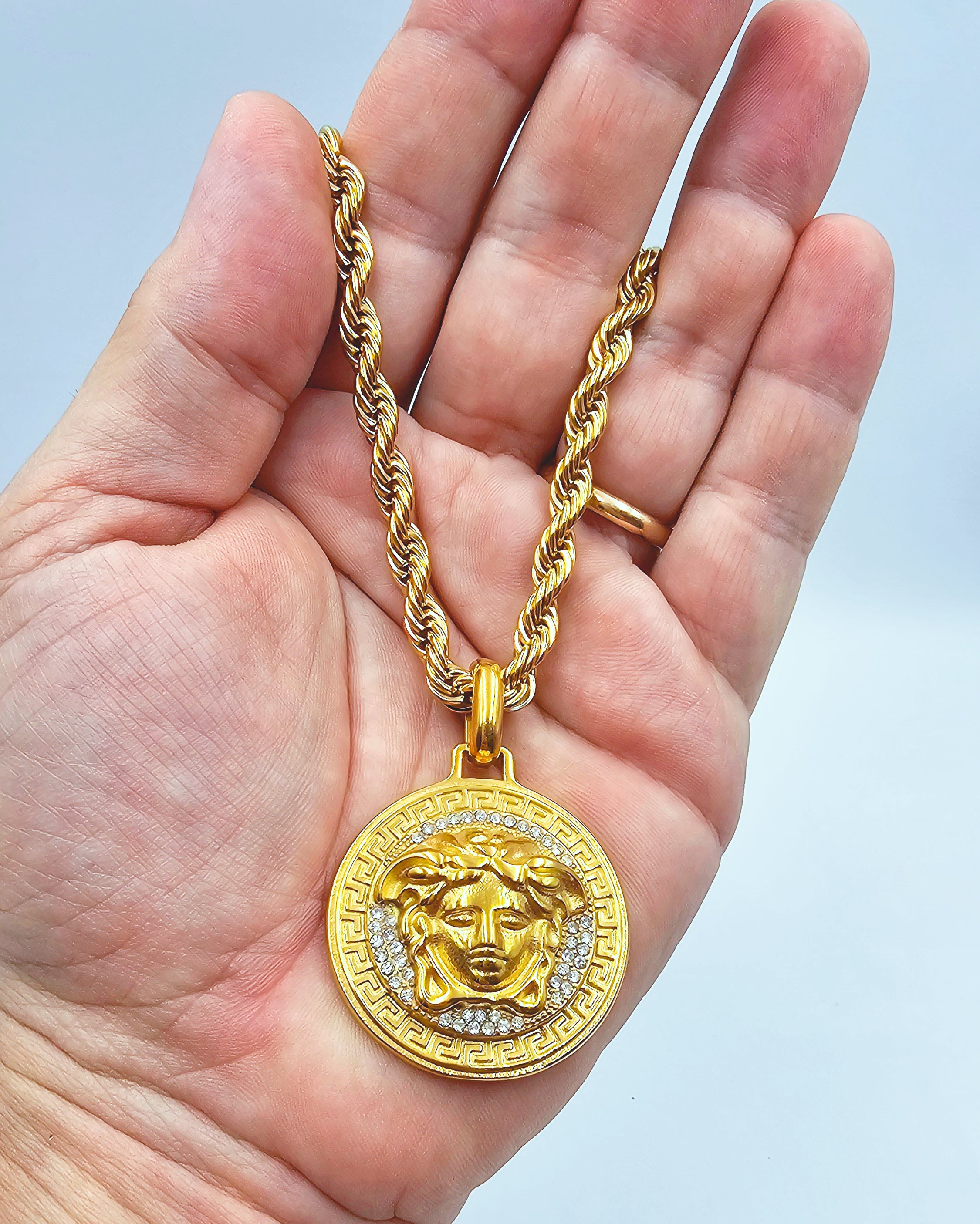 Collana con Testa di Medusa