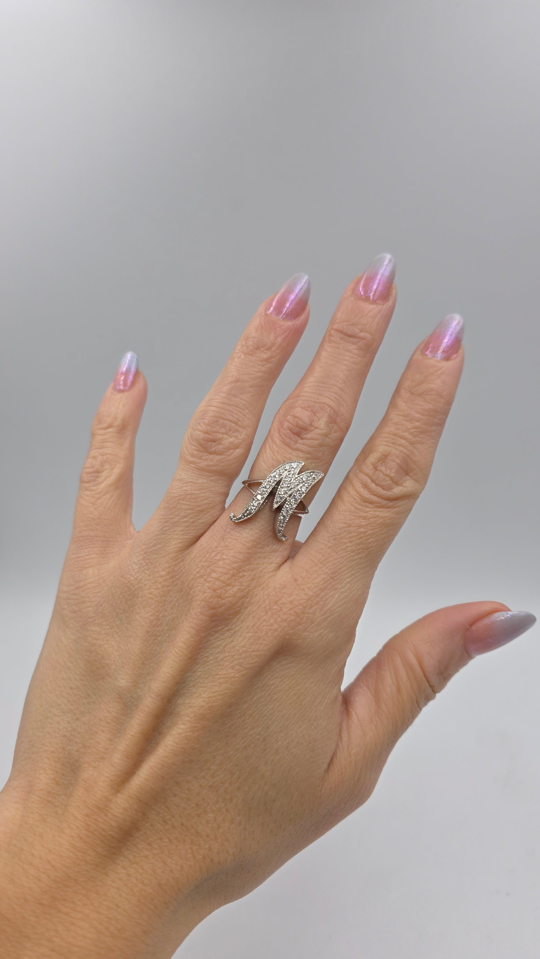 Anello con Iniziale grande