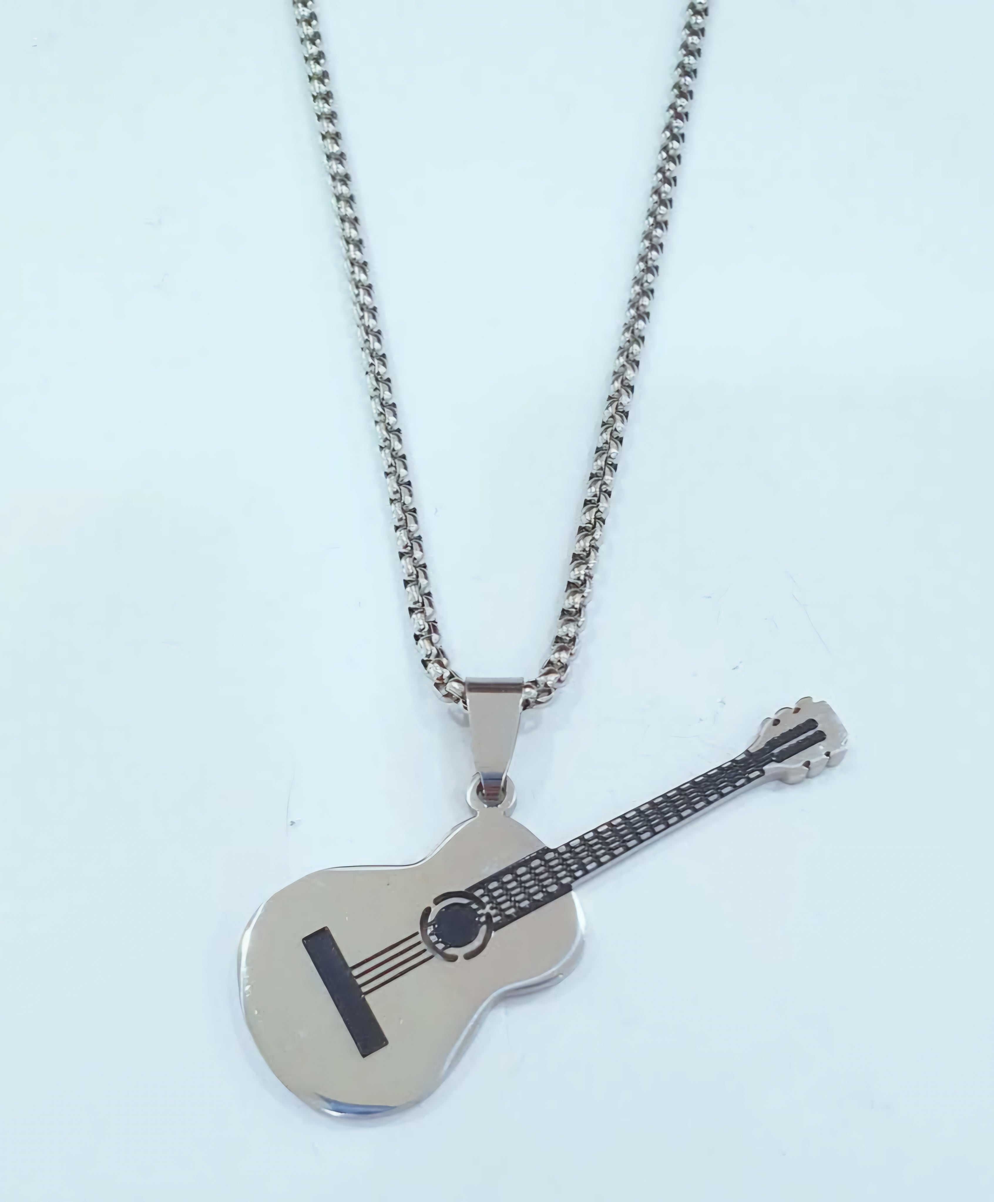 Collana con Chitarra