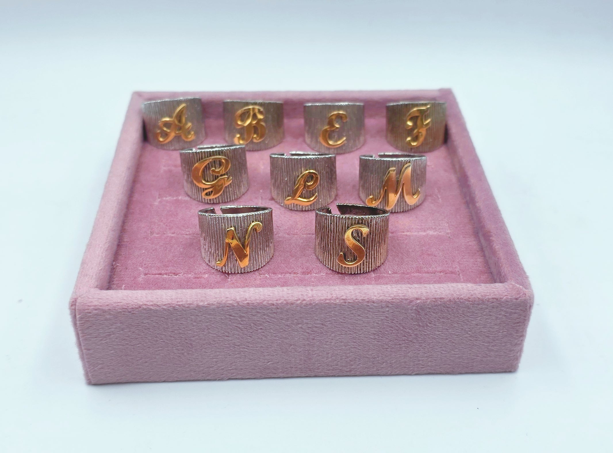 Anello Fascia con Iniziale