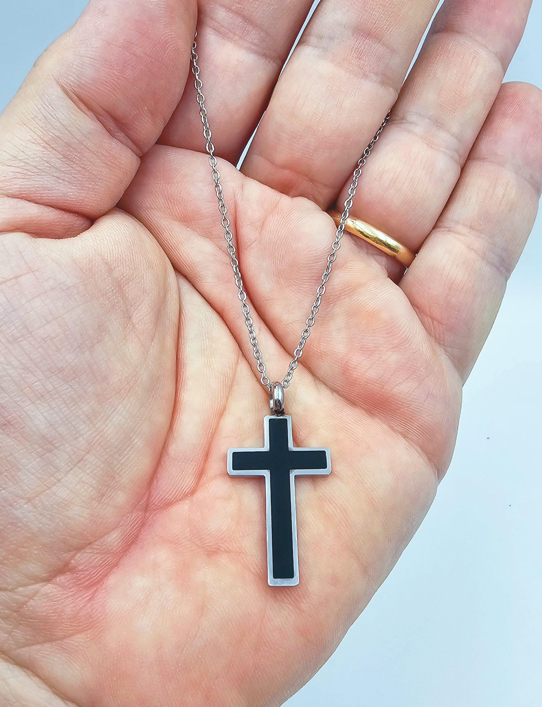 Collana con Croce smaltata