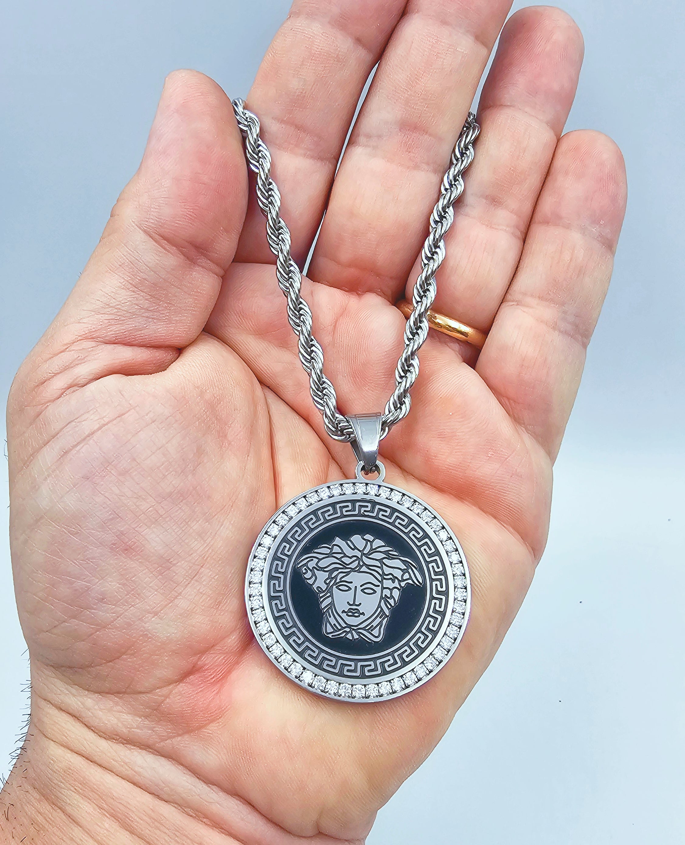 Collana con Testa di Medusa