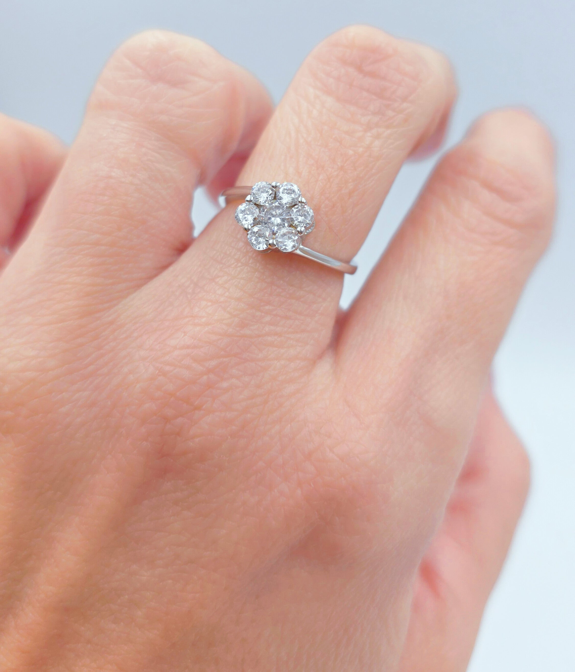 Anello a grappolo floreale